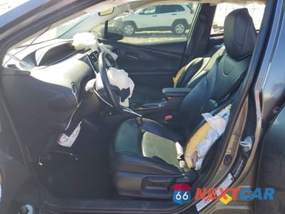 Zdjęcie 7 z 11 samochodu: 2018 TOYOTA PRIUS THREE TOURING VIN:JTDKARFU8J3062699 - miniatura