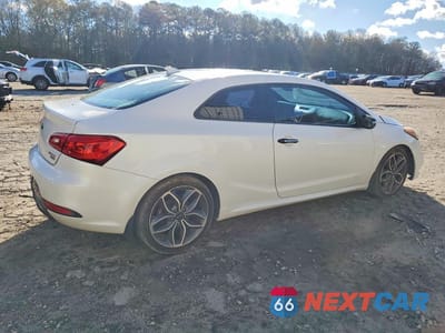 Trzecie zdjęcie samochodu z tyłu: 2016 KIA FORTE KOUP SX VIN:KNAFZ6A35G5642607 - miniatura