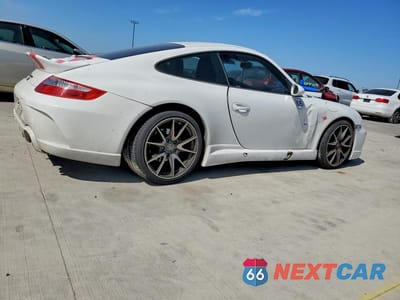 Trzecie zdjęcie samochodu z tyłu: 2005 PORSCHE 911 NEW GENERATION CARRERA VIN:WP0AA29965S717156 - miniatura