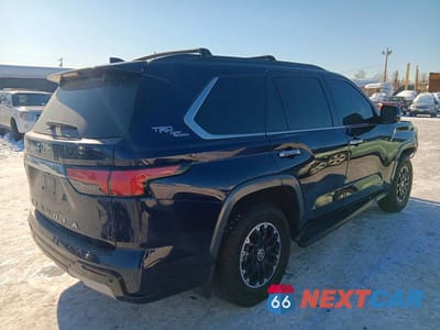 Trzecie zdjęcie samochodu z tyłu: 2023 TOYOTA SEQUOIA LIMITED VIN:7SVAAABA9PX017335 - miniatura