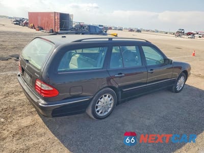 Trzecie zdjęcie samochodu z tyłu: 2003 MERCEDES-BENZ E 320 4MATIC VIN:WDBJH82J23X084088 - miniatura