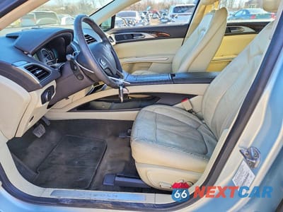 Zdjęcie 7 z 11 samochodu: 2014 LINCOLN MKZ HYBRID VIN:3LN6L2LU3ER821723 - miniatura