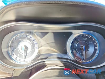 Zdjęcie 9 z 11 samochodu: 2015 CHRYSLER 300 LIMITED VIN:2C3CCAAG3FH801875 - miniatura