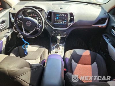 Zdjęcie 8 z 12 samochodu: 2014 JEEP CHEROKEE LATITUDE VIN:1C4PJLCS0EW297317 - miniatura