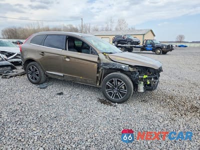 Czwarte zdjęcie samochodu z boku: 2017 VOLVO XC60 T5 DYNAMIC VIN:YV440MRRXH2140337 - miniatura