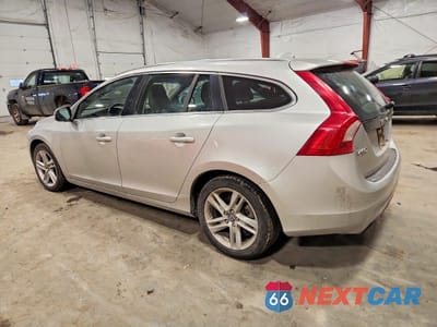 Drugie zdjęcie samochodu z przodu: 2015 VOLVO V60 PREMIER VIN:YV1612SK2F1228581 - miniatura