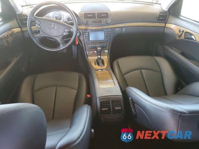 Zdjęcie 8 z 11 samochodu: 2008 MERCEDES-BENZ E 350 VIN:WDBUF56X28B228114 - miniatura