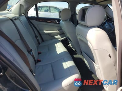 Zdjęcie 10 z 12 samochodu: 2004 JAGUAR XJR VIN:SAJWA73B84TG29902 - miniatura