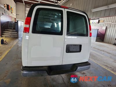 Zdjęcie 6 z 11 samochodu: 2020 CHEVROLET EXPRESS 2500 CARGO DELIVERY VAN VIN:1GCWGAFG8L1267997 - miniatura