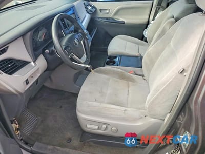 Zdjęcie 7 z 13 samochodu: 2017 TOYOTA SIENNA LE VIN:5TDKZ3DC1HS808029 - miniatura