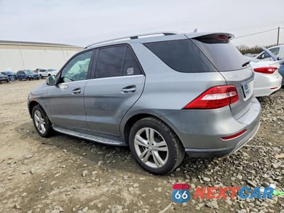 Trzecie zdjęcie samochodu z tyłu: 2015 MERCEDES-BENZ ML 250 BLUETEC VIN:4JGDA0EBXFA519323 - miniatura
