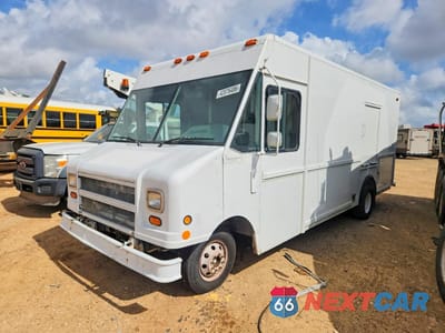 2003 FORD E450 DELIVERY TRUCK 1FCLE49L43HB48385 - główne zdjęcie licytacji z USA - miniatura