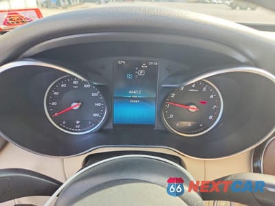 Zdjęcie 9 z 11 samochodu: 2019 MERCEDES-BENZ C 300 4MATIC VIN:55SWF8EB7KU292475 - miniatura