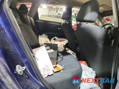 Zdjęcie 11 z 12 samochodu: 2006 MAZDA 3 HATCHBACK VIN:JM1BK143X61427752 - miniatura