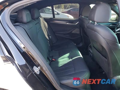 Zdjęcie 10 z 13 samochodu: 2023 BMW 530E VIN:WBA13AG07PCM41749 - miniatura