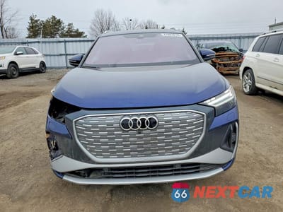 Piąte zdjęcie samochodu w środku: 2023 AUDI Q4 E-TRON TECHNIK VIN:WA1M2AFZ8PP062507 - miniatura
