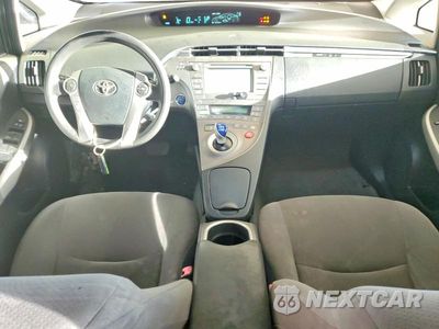 Zdjęcie 8 z 11 samochodu: 2013 TOYOTA PRIUS TWO VIN:JTDKN3DU2D0351345 - miniatura