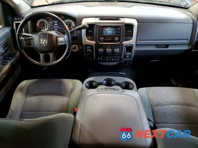 Zdjęcie 8 z 12 samochodu: 2014 RAM TRUCKS 2500 SLT VIN:3C6TR5MT3EG222417 - miniatura
