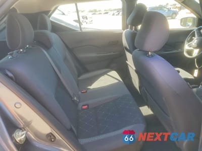 Zdjęcie 11 z 14 samochodu: 2019 NISSAN KICKS S VIN:3N1CP5CU4KL530565 - miniatura