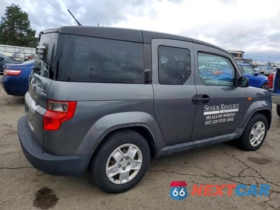 Trzecie zdjęcie samochodu z tyłu: 2011 HONDA ELEMENT LX VIN:5J6YH2H3XBL002114 - miniatura
