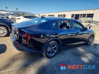 Trzecie zdjęcie samochodu z tyłu: 2025 KIA K4 LXS VIN:3KPFT4DEXSE078438 - miniatura