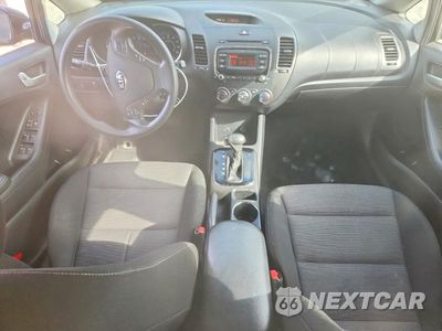 Zdjęcie 8 z 13 samochodu: 2017 KIA FORTE LX VIN:3KPFK4A78HE064815 - miniatura