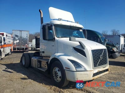 2019 VOLVO VNR - SEMI TRUCK 4V4W19DF7KN217890 - główne zdjęcie licytacji z USA - miniatura
