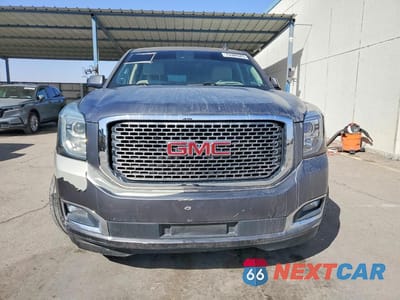 Piąte zdjęcie samochodu w środku: 2017 GMC YUKON DENALI VIN:1GKS2CKJ7HR130444 - miniatura