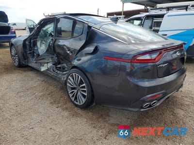 Drugie zdjęcie samochodu z przodu: 2019 KIA STINGER BASE VIN:KNAE15LA0K6063682 - miniatura