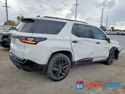 Trzecie zdjęcie samochodu z tyłu: 2019 CHEVROLET TRAVERSE PREMIER VIN:1GNERKKW3KJ269865 - miniatura