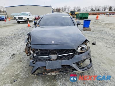 Piąte zdjęcie samochodu w środku: 2018 MERCEDES-BENZ C 300 4MATIC VIN:WDDWJ4KB8JF677721 - miniatura