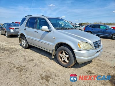 Czwarte zdjęcie samochodu z boku: 2000 MERCEDES-BENZ ML 320 VIN:4JGAB54E6YA221301 - miniatura