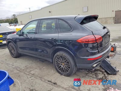 Drugie zdjęcie samochodu z przodu: 2017 PORSCHE CAYENNE VIN:WP1AA2A21HKA85006 - miniatura