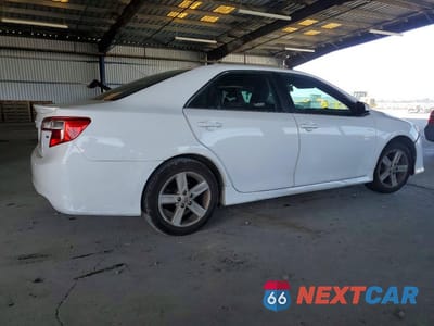 Trzecie zdjęcie samochodu z tyłu: 2014 TOYOTA CAMRY SE VIN:4T1BF1FKXEU473082 - miniatura