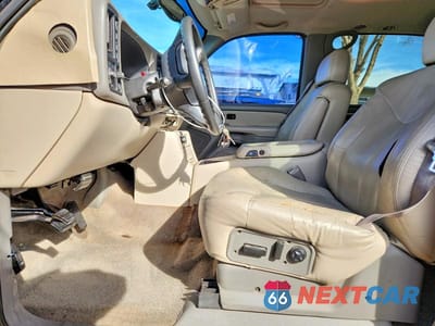 Zdjęcie 7 z 12 samochodu: 2000 GMC YUKON XL K1500 VIN:3GKFK16TXYG200911 - miniatura