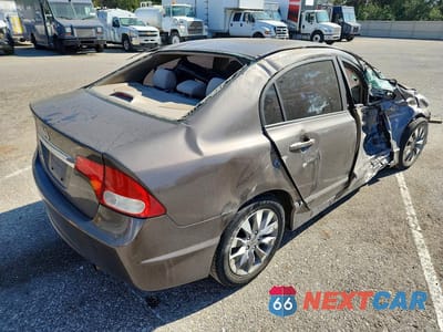 Trzecie zdjęcie samochodu z tyłu: 2010 HONDA CIVIC EX VIN:19XFA1F83AE062916 - miniatura