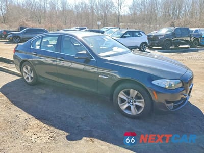 Czwarte zdjęcie samochodu z boku: 2013 BMW 528 XI VIN:WBAXH5C59DDW14326 - miniatura