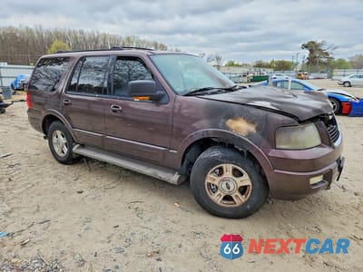 Czwarte zdjęcie samochodu z boku: 2004 FORD EXPEDITION EDDIE BAUER VIN:1FMFU18L24LA27204 - miniatura
