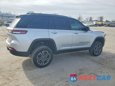 Trzecie zdjęcie samochodu z tyłu: 2024 JEEP GRAND CHEROKEE TRAILHAWK 4XE VIN:1C4RJYC69R8956840 - miniatura