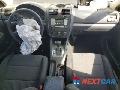 Zdjęcie 8 z 13 samochodu: 2010 VOLKSWAGEN JETTA VIN:3VWJX7AJXAM055194 - miniatura