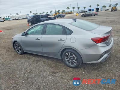 Drugie zdjęcie samochodu z przodu: 2024 KIA FORTE LXS VIN:3KPF24AD4RE720208 - miniatura
