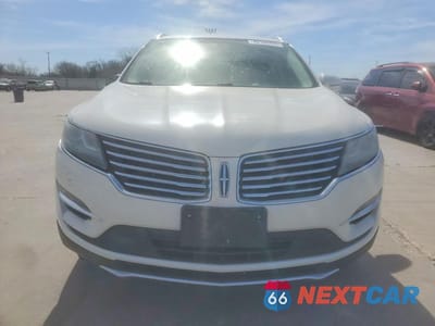 Piąte zdjęcie samochodu w środku: 2018 LINCOLN MKC SELECT VIN:5LMCJ2C94JUL22305 - miniatura