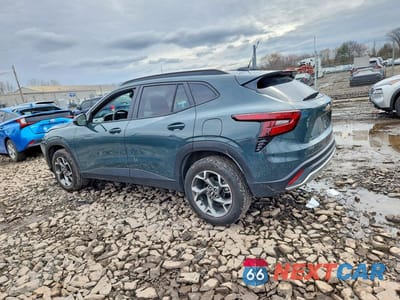 Drugie zdjęcie samochodu z przodu: 2025 CHEVROLET TRAX 1LT VIN:KL77LHEP3SC134333 - miniatura