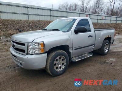 2011 CHEVROLET SILVERADO K1500 1GCNKPE02BZ261128 - główne zdjęcie licytacji z USA - miniatura