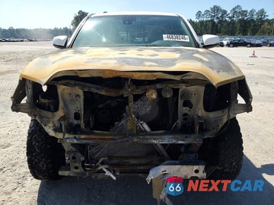 Piąte zdjęcie samochodu w środku: 2022 TOYOTA TACOMA SR5 V6 VIN:3TYRZ5CN3NT016297 - miniatura