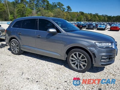 Czwarte zdjęcie samochodu z boku: 2017 AUDI Q7 PREMIUM PLUS VIN:WA1LAAF7XHD045577 - miniatura