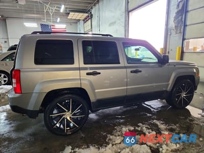 Trzecie zdjęcie samochodu z tyłu: 2015 JEEP PATRIOT SPORT VIN:1C4NJPBB0FD273760 - miniatura