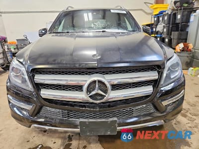 Piąte zdjęcie samochodu w środku: 2013 MERCEDES-BENZ GL 450 4MATIC VIN:4JGDF7CE7DA226256 - miniatura