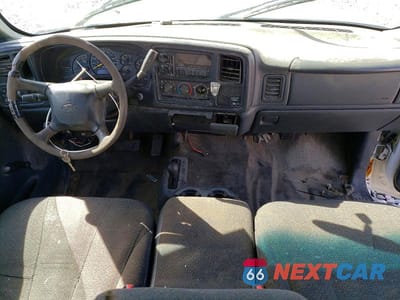 Zdjęcie 8 z 11 samochodu: 2001 CHEVROLET SILVERADO K1500 VIN:1GCEK19T61E274696 - miniatura
