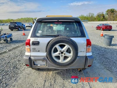 Zdjęcie 6 z 11 samochodu: 2002 TOYOTA RAV4 BASE VIN:JTEHH20V626017836 - miniatura